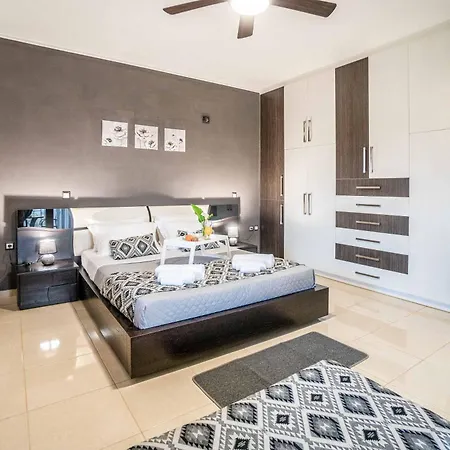 Maggie Alonia Áno Yerakaríon