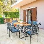 Maggie Alonia Villa