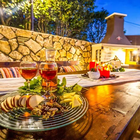 Maggie Alonia Áno Yerakaríon