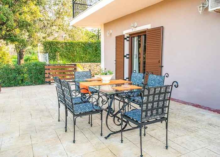 Maggie Alonia Villa